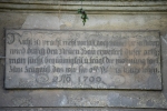 Tablica inskrypcyjna portalu z 1700 r. Fot: Kamilla Ernandes