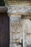 Główny portal, detal: lwia paszcza, fot. Kamilla Ernandes