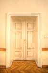 Drzwi prowadzące do sali reprezentacyjnej. Fot. Kamilla Ernandes