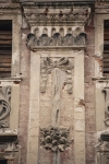 Kapitele kolumn, fasada południowa, fot. Kamilla Ernandes