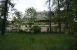 Widok na elewację południową obiektu od strony pałacowego parku.