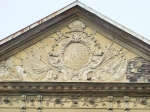 Bojadła, pałac – stiukowy relief w tympanonie ryzalitu środkowego, ok. 1734. Fot. Łukasz Klimczyk.