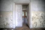 Pałac w Sławie, późnobarokowa stolarka drzwiowa w jednym z pomieszczeń na piętrze. Fot. Kamilla Ernandes