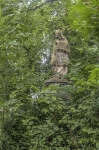 Park pałacowy w Sławie, figura św. Jana Nepomucena (2 ćw. XVIII w.) na podjeździe. Fot. Kamilla Ernandes